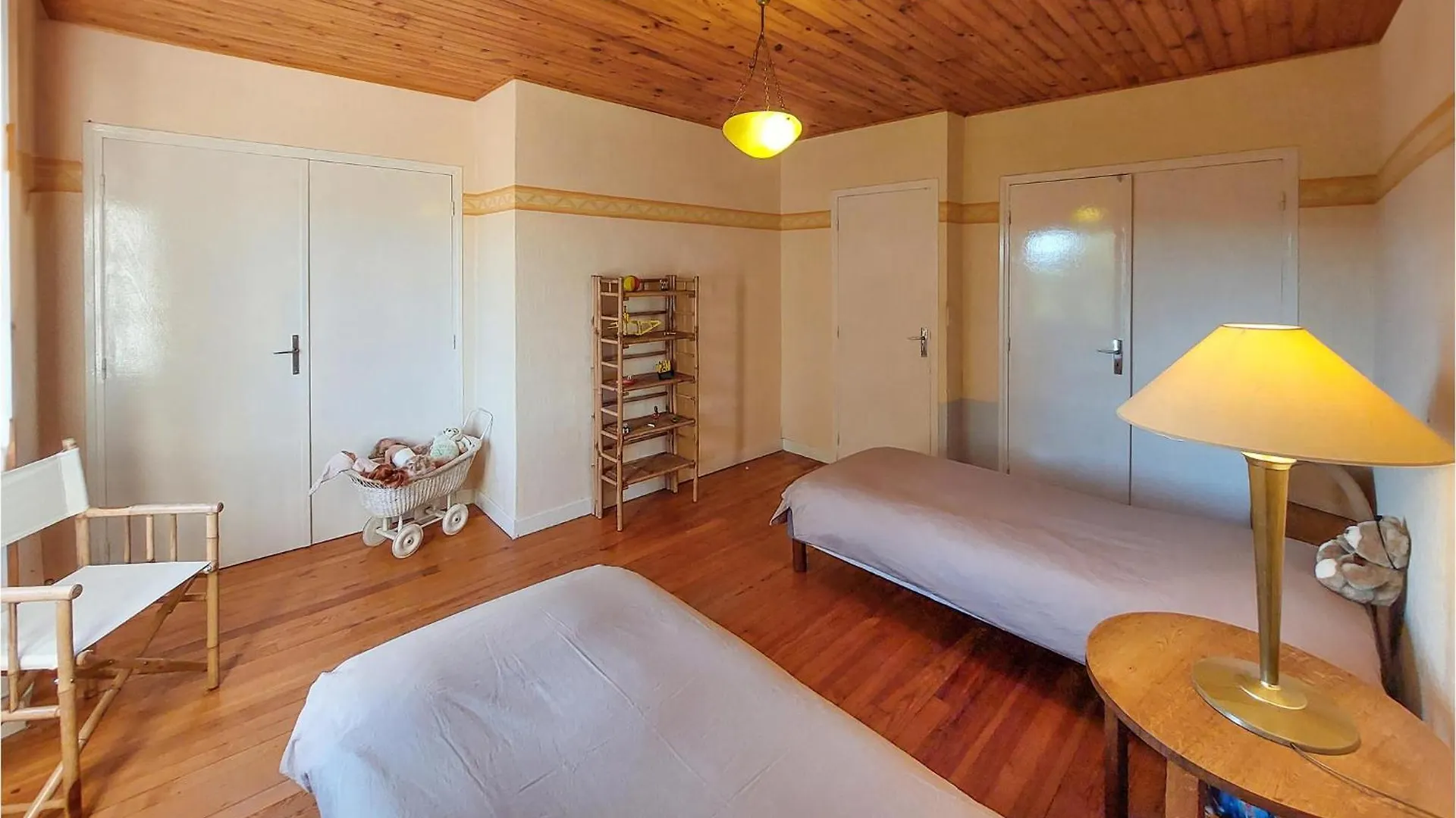 4 Bedroom Beautiful Home In Lantriac France