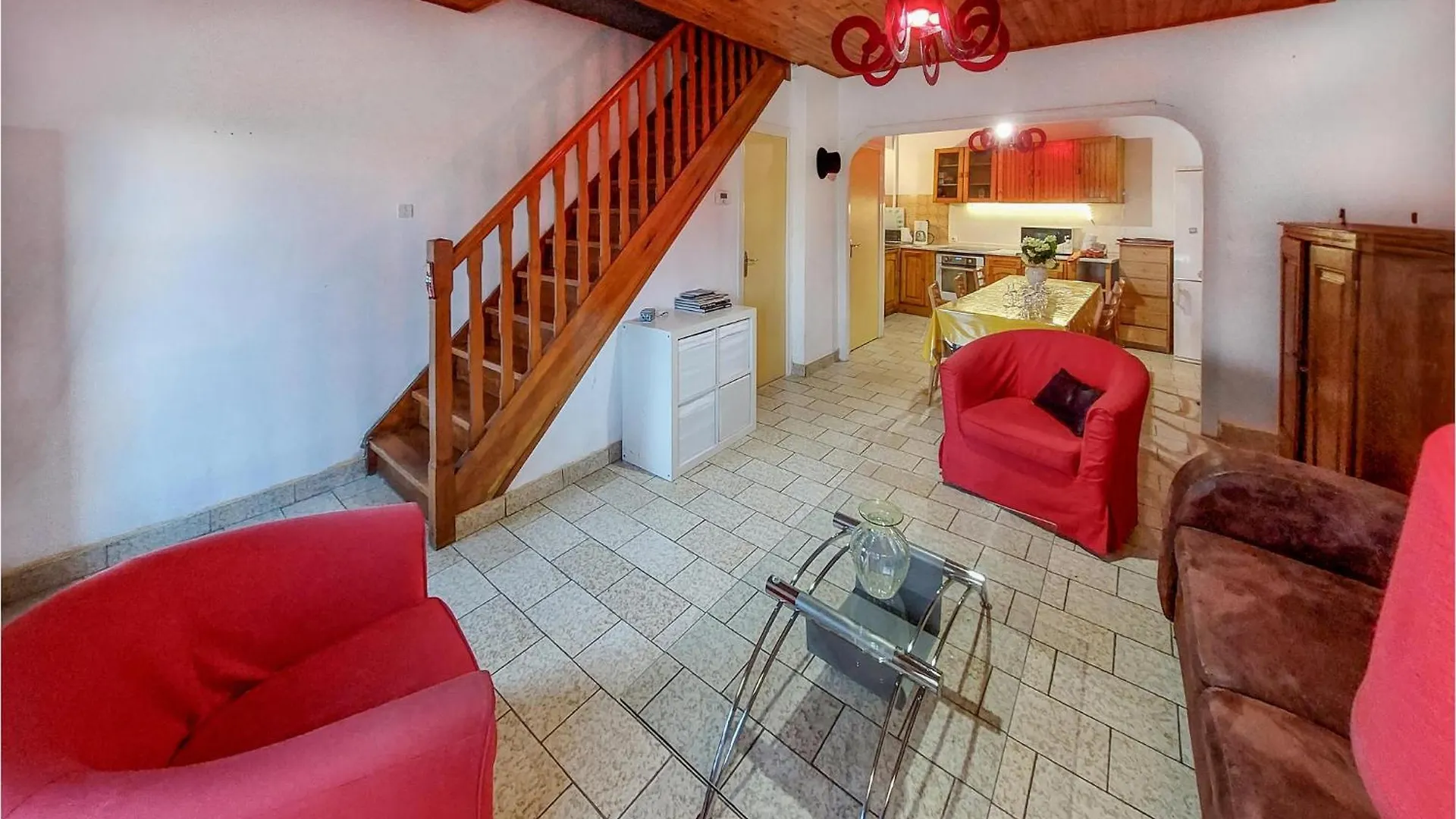 4 Bedroom Beautiful Home In Lantriac France